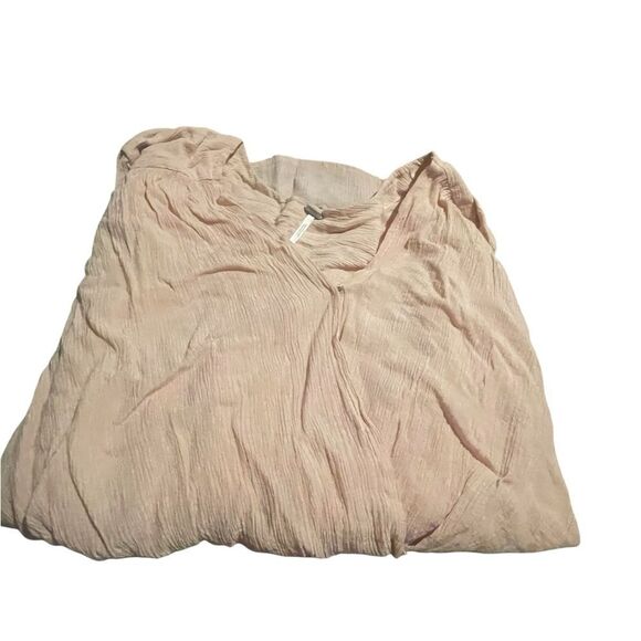 Free People pale pink Blouse like new size medium - Picture 2 of 3